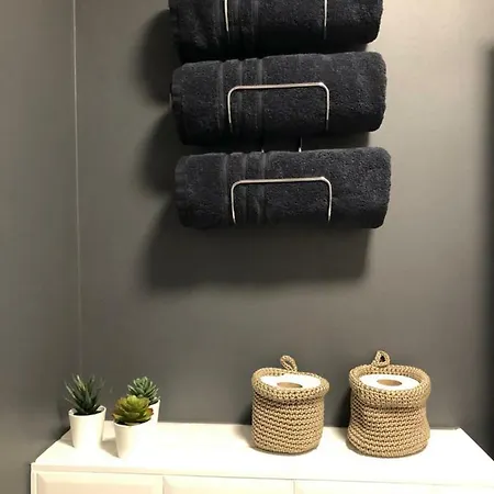 V Carre Apartment *